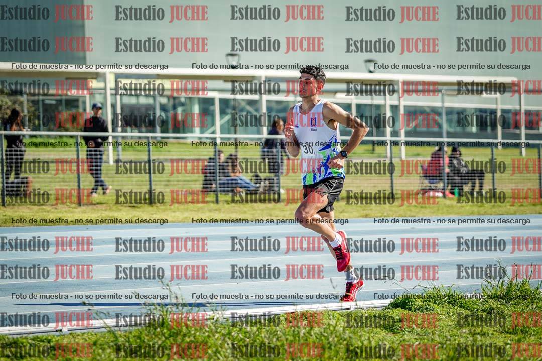 Fotos de los 3000 m con obstáculos de varones