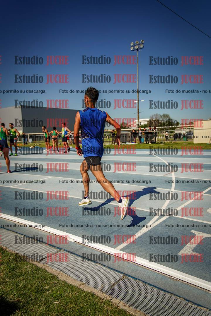 Fotos de los 5000 m de mujeres y varones - serie 1
