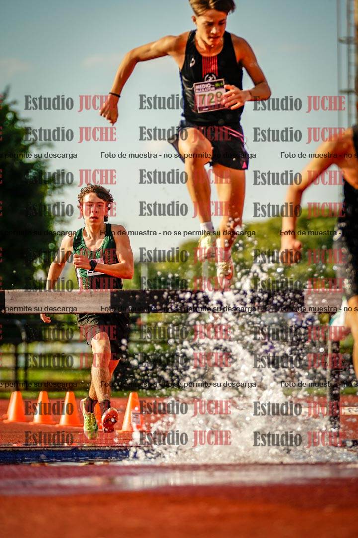Fotos de los 2000 m con obstáculos de varones