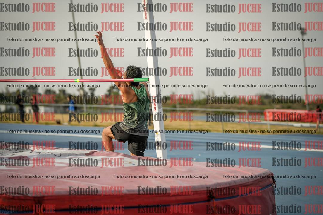 Fotos del salto en alto de varones