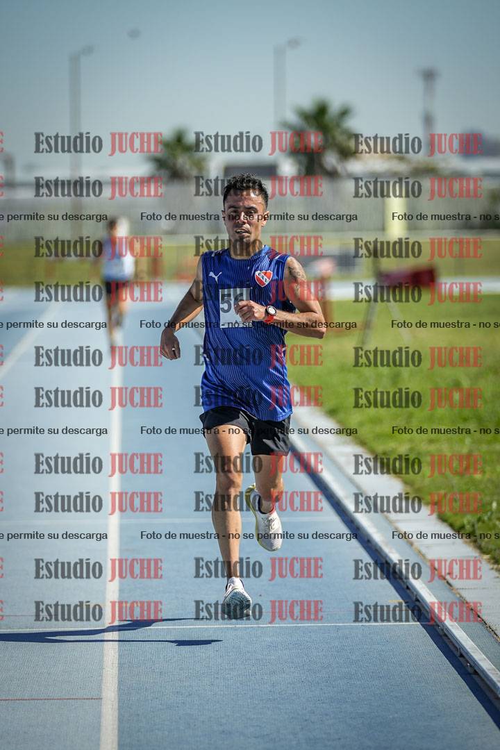 Fotos de los 5000 m de mujeres y varones - serie 1