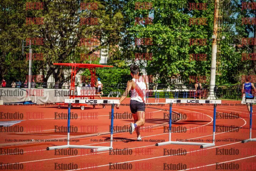 Fotos de los 400 m con vallas de varones