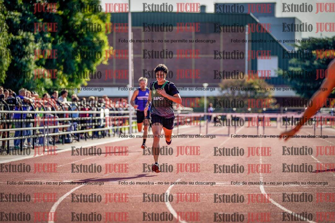 Fotos de los 400 m con vallas de varones