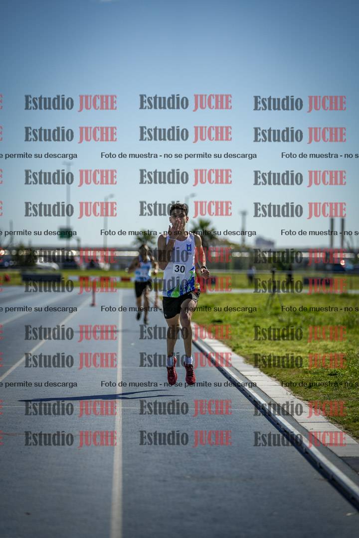 Fotos de los 3000 m con obstáculos de varones