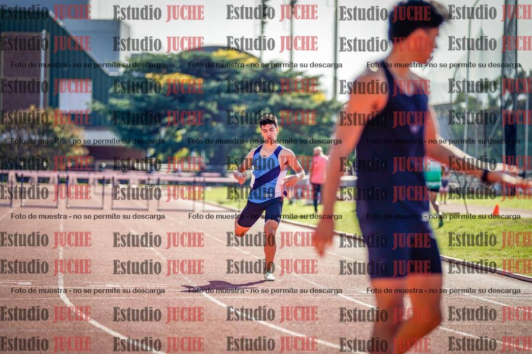 Fotos de los 400 m con vallas de varones