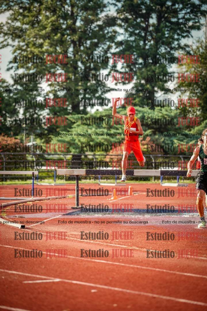 Fotos de los 2000 m con obstáculos de varones