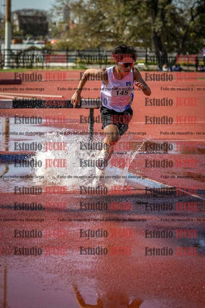 Fotos de los 1500 m con obstáculos de varones