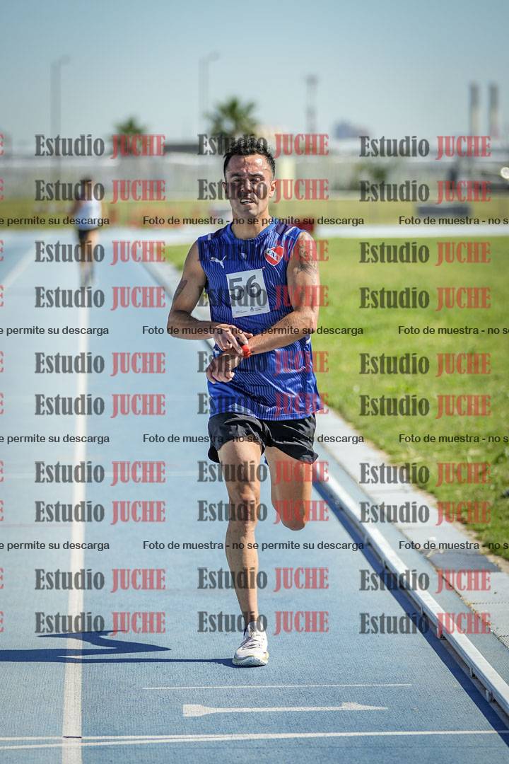 Fotos de los 5000 m de mujeres y varones - serie 1