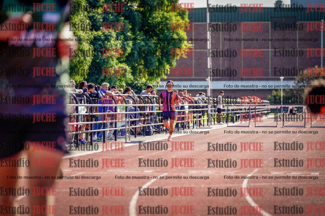 Fotos de los 400 m con vallas de varones