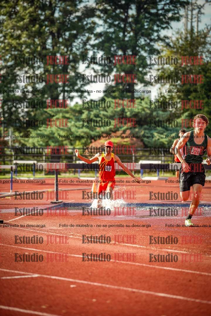 Fotos de los 2000 m con obstáculos de varones