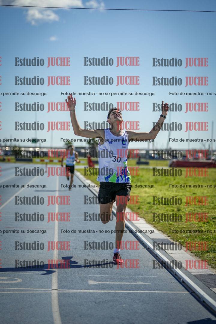 Fotos de los 3000 m con obstáculos de varones