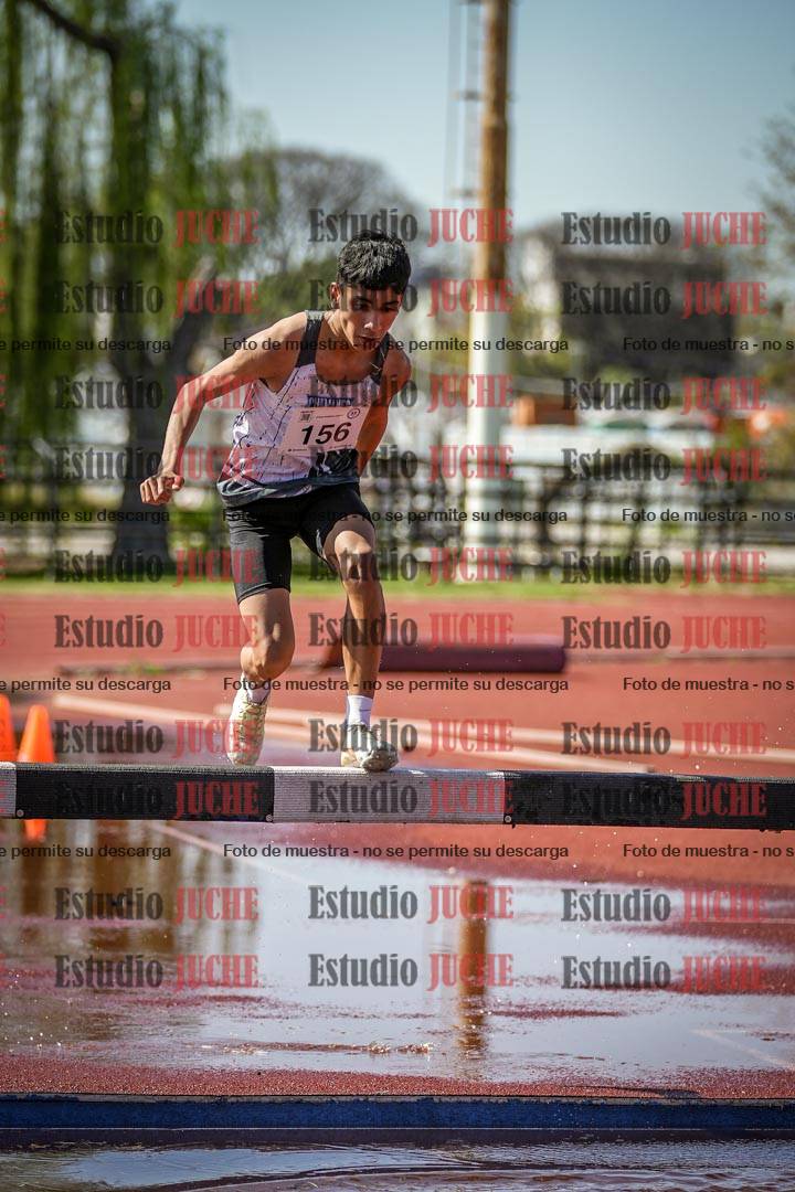 Fotos de los 1500 m con obstáculos de varones