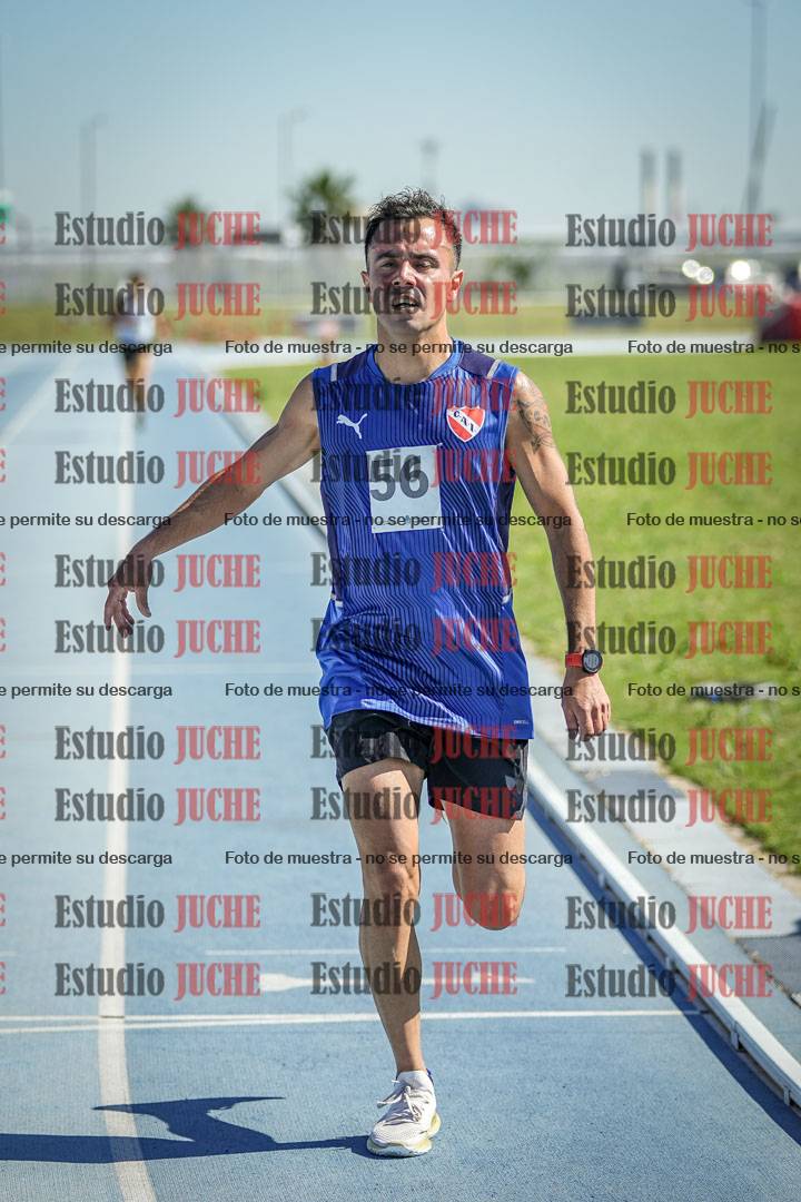 Fotos de los 5000 m de mujeres y varones - serie 1