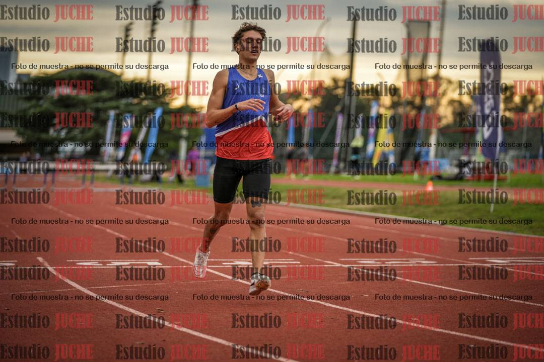 Fotos de los 400 m con vallas de varones