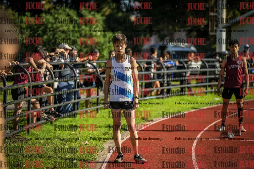 Fotos de los 400 m con vallas de varones
