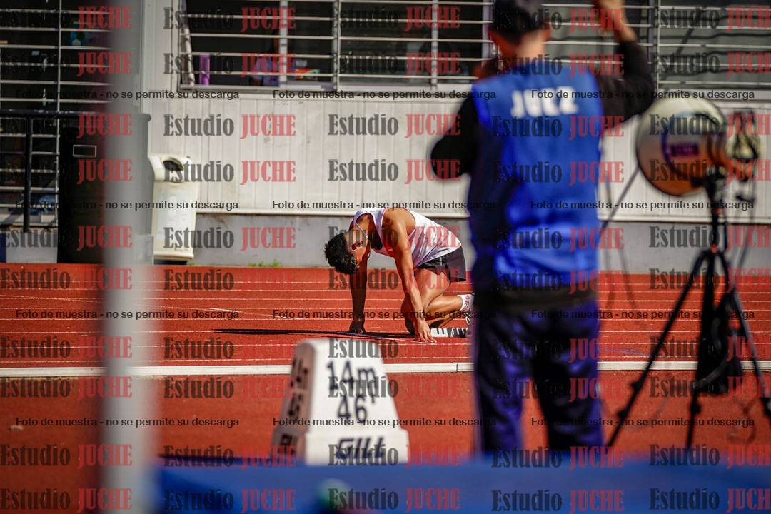 Fotos de los 400 m con vallas de varones