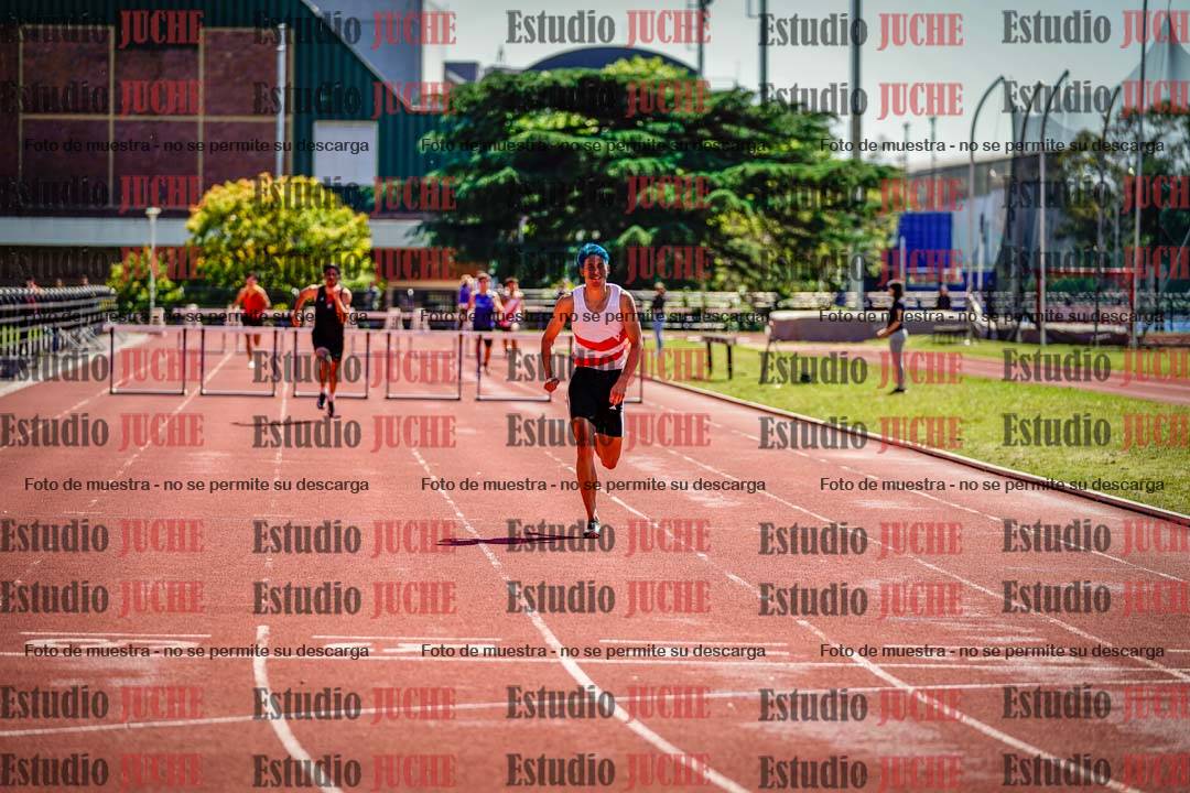 Fotos de los 400 m con vallas de varones