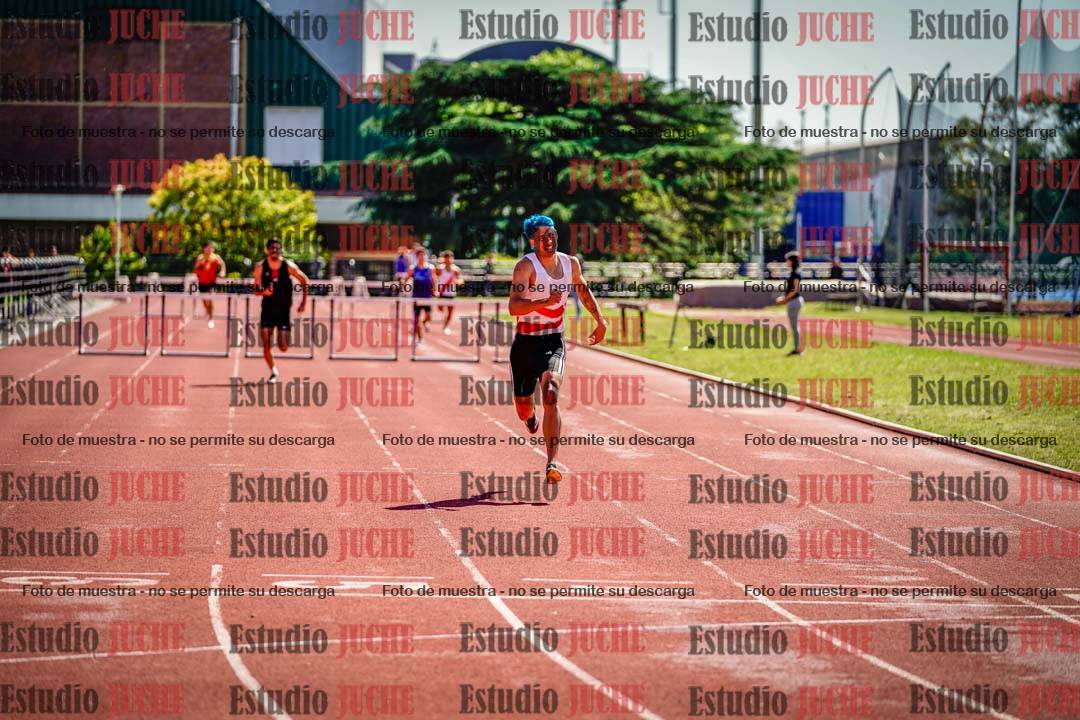 Fotos de los 400 m con vallas de varones