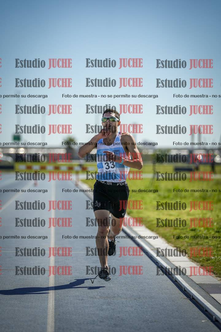 Fotos de los 3000 m con obstáculos de varones