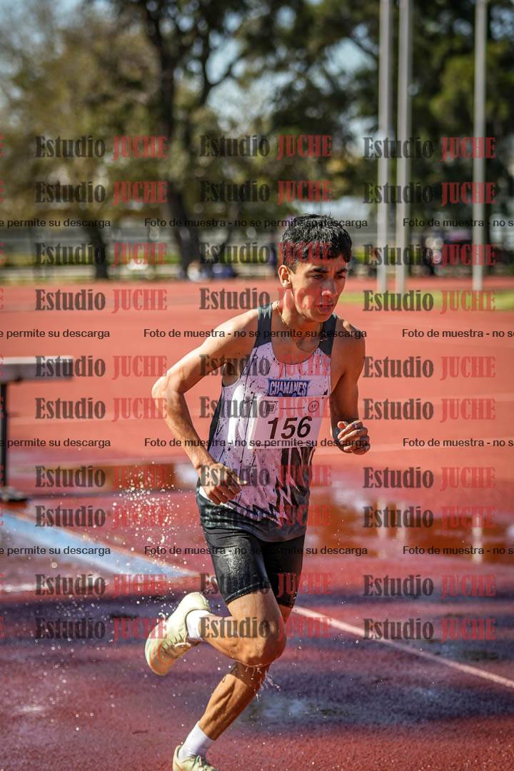 Fotos de los 1500 m con obstáculos de varones