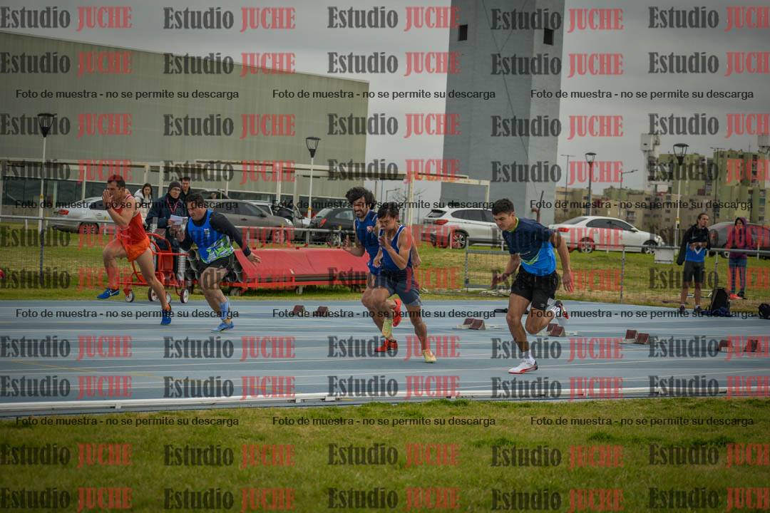 Fotos de los 100 m llanos de varones