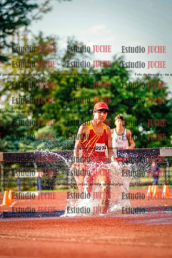 Fotos de los 2000 m con obstáculos de varones