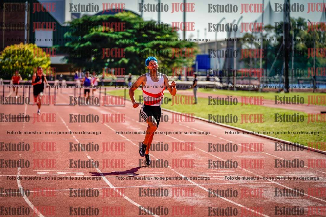 Fotos de los 400 m con vallas de varones