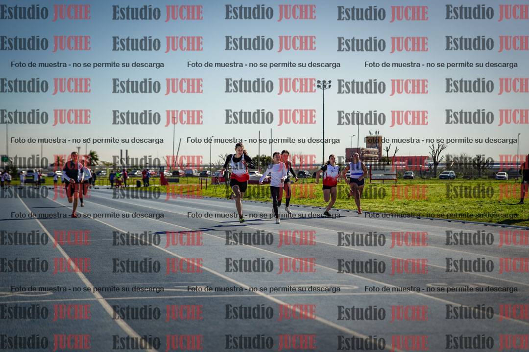 Fotos de los 80 m llanos de mujeres - U14