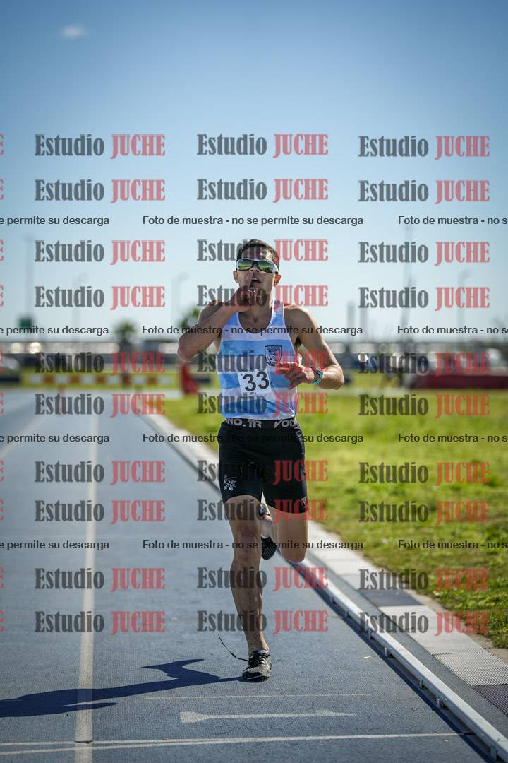 Fotos de los 3000 m con obstáculos de varones