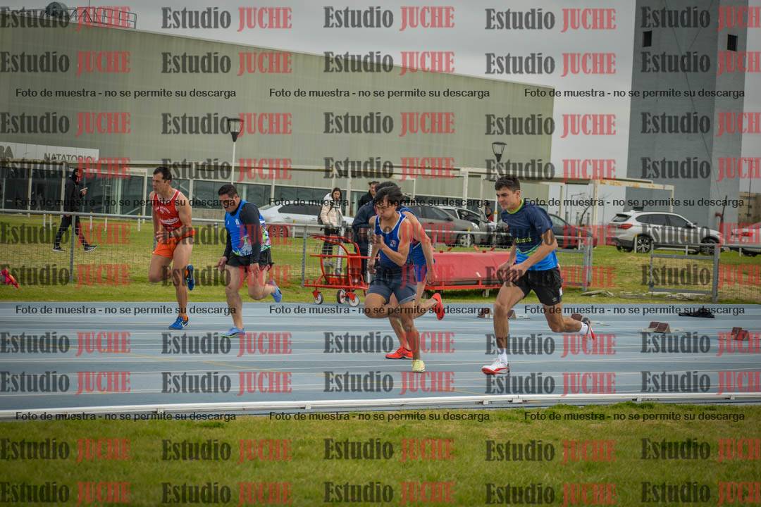 Fotos de los 100 m llanos de varones