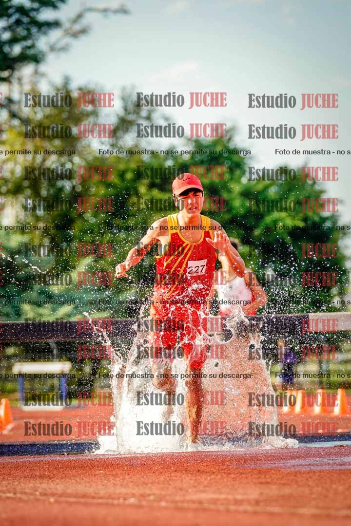 Fotos de los 2000 m con obstáculos de varones