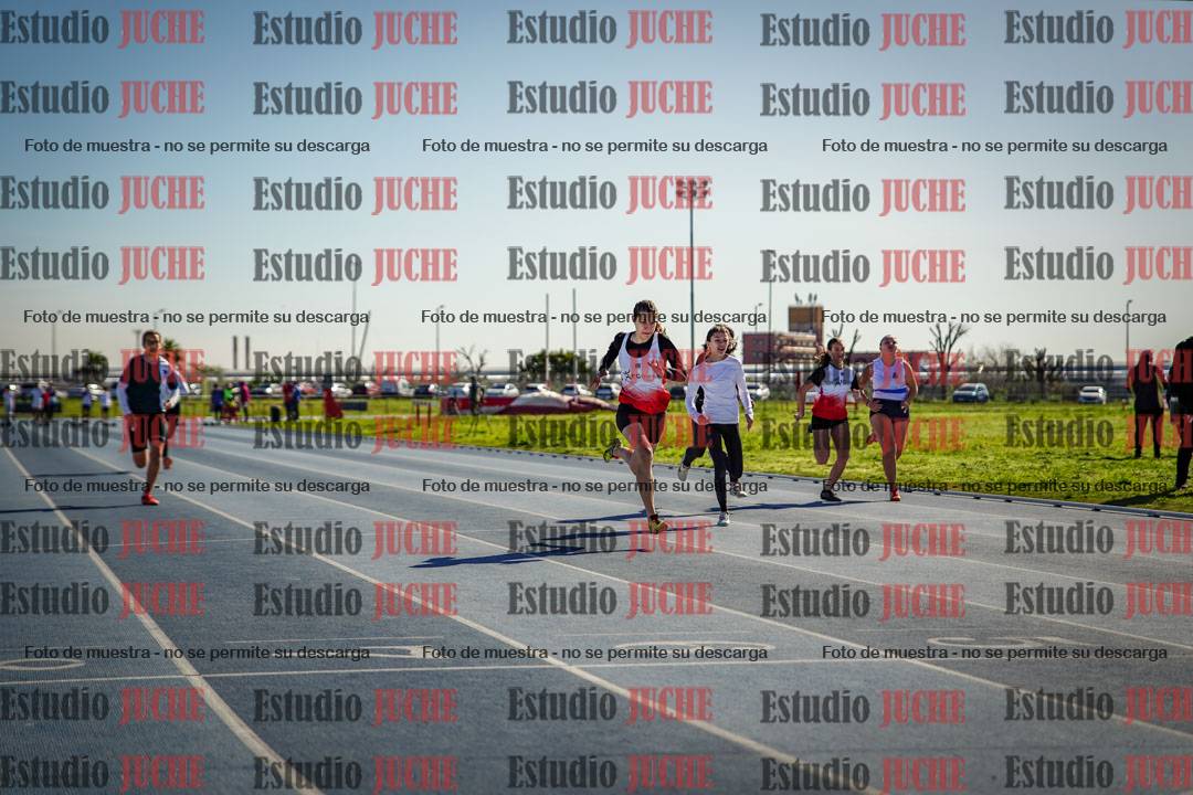 Fotos de los 80 m llanos de mujeres - U14