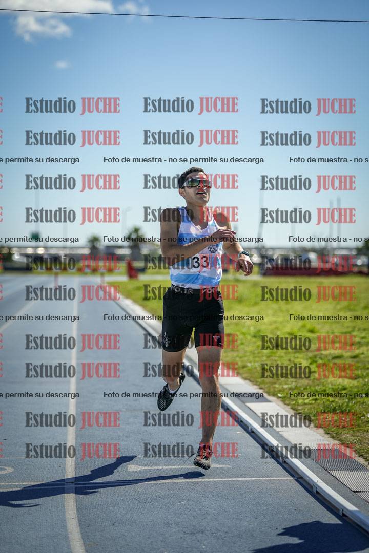 Fotos de los 3000 m con obstáculos de varones