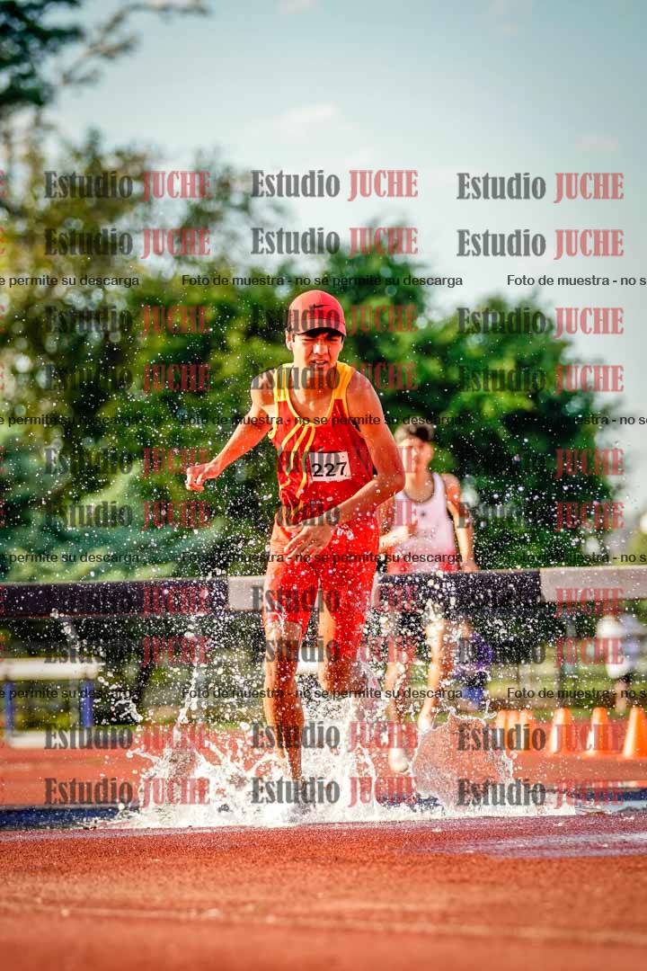 Fotos de los 2000 m con obstáculos de varones