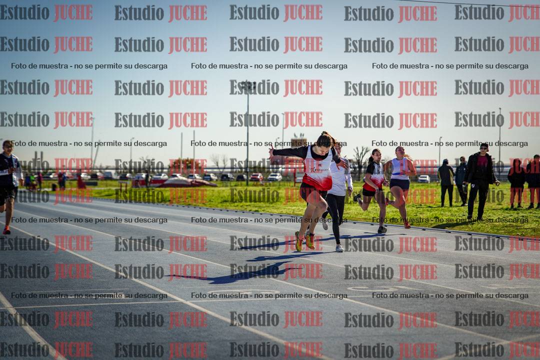 Fotos de los 80 m llanos de mujeres - U14
