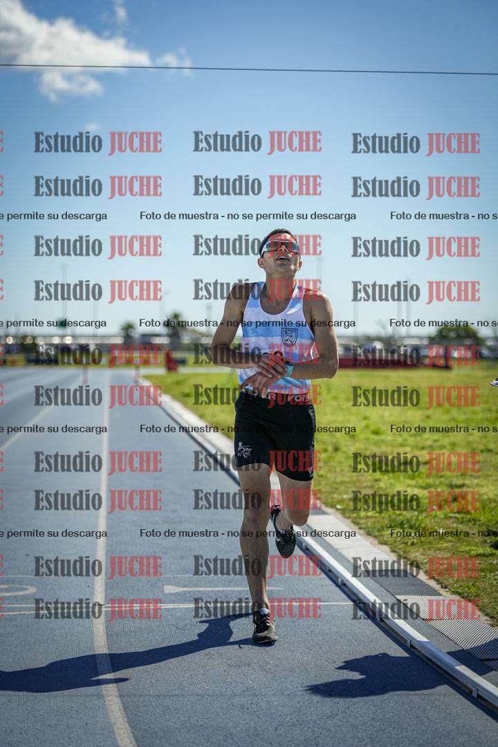 Fotos de los 3000 m con obstáculos de varones