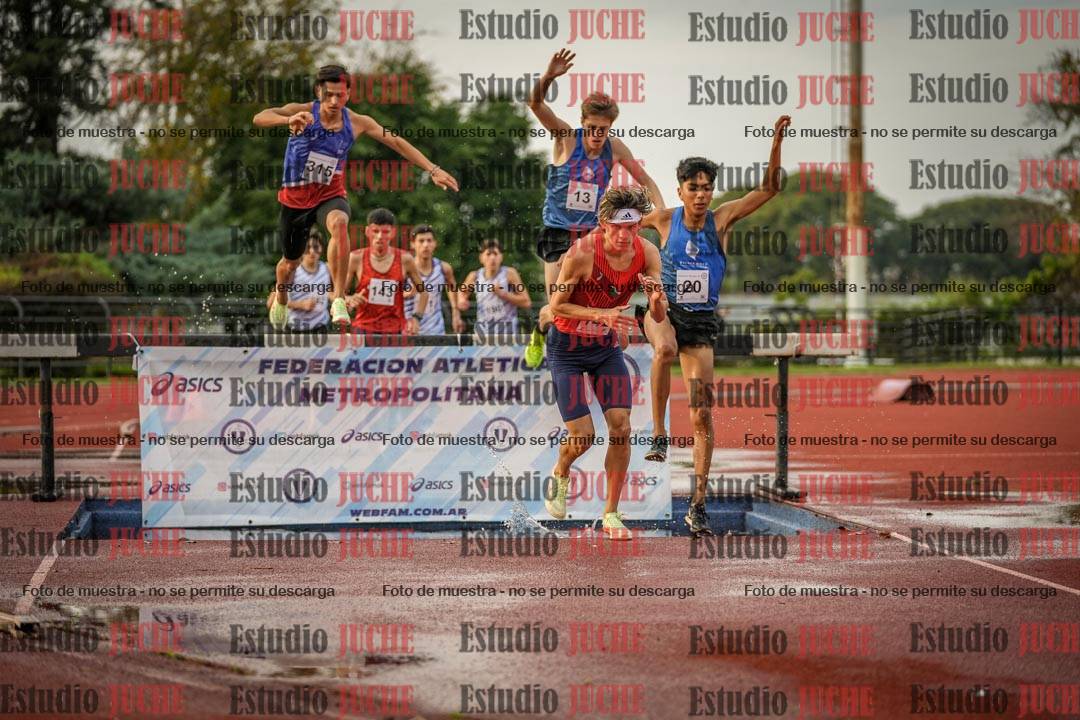 Fotos de los 3000 m con obstáculos de varones
