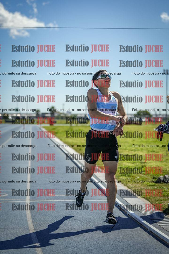Fotos de los 3000 m con obstáculos de varones