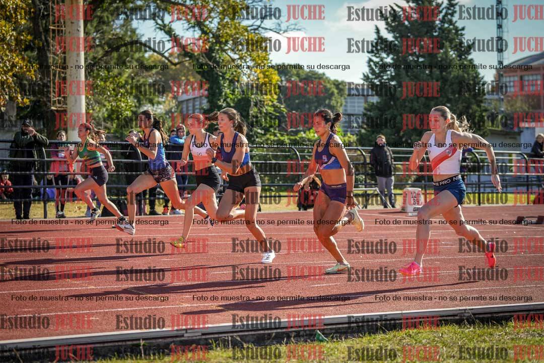 Fotos de los 100 m con vallas de mujeres