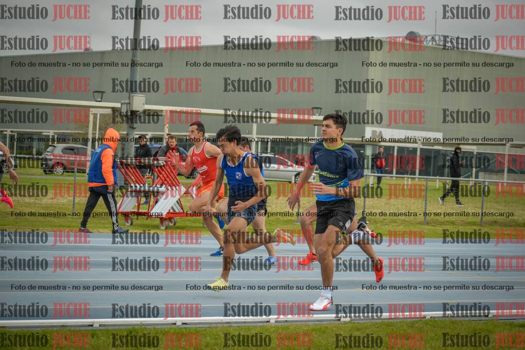 Fotos de los 100 m llanos de varones