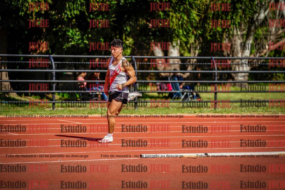Fotos de los 400 m con vallas de varones