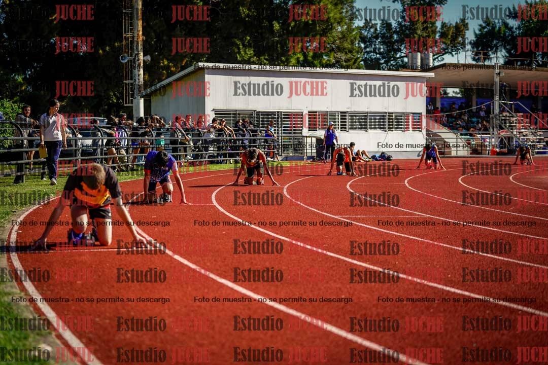Fotos de los 400 m con vallas de varones