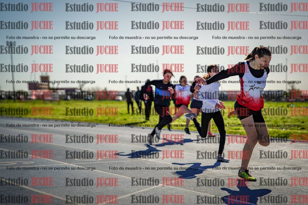 Fotos de los 80 m llanos de mujeres - U14