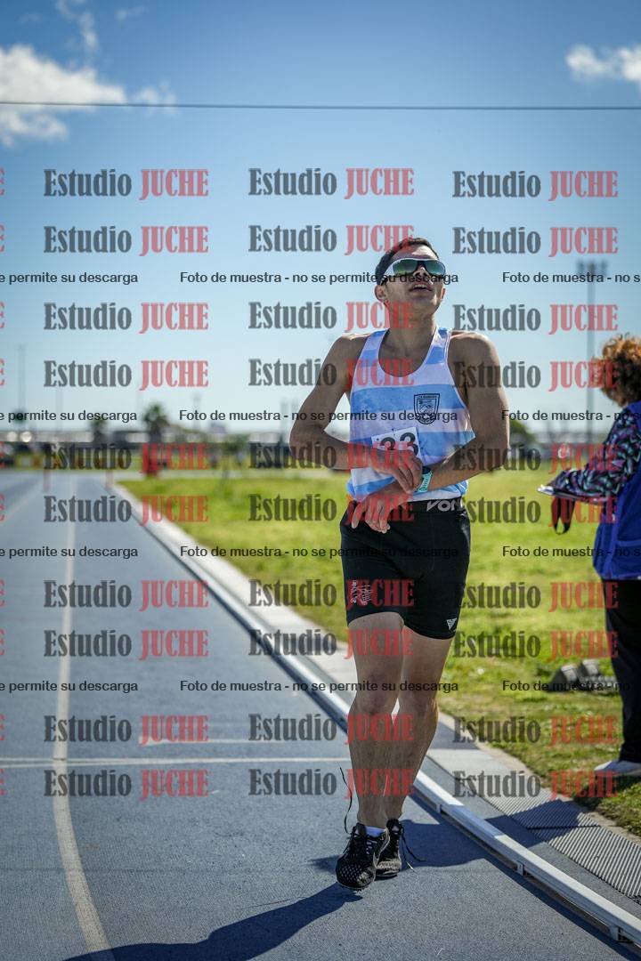 Fotos de los 3000 m con obstáculos de varones