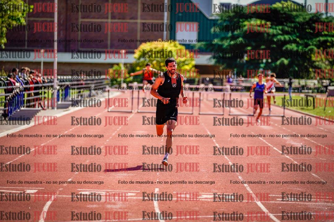 Fotos de los 400 m con vallas de varones