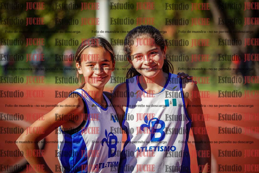 Fotos del salto en largo de mujeres - incluye U16