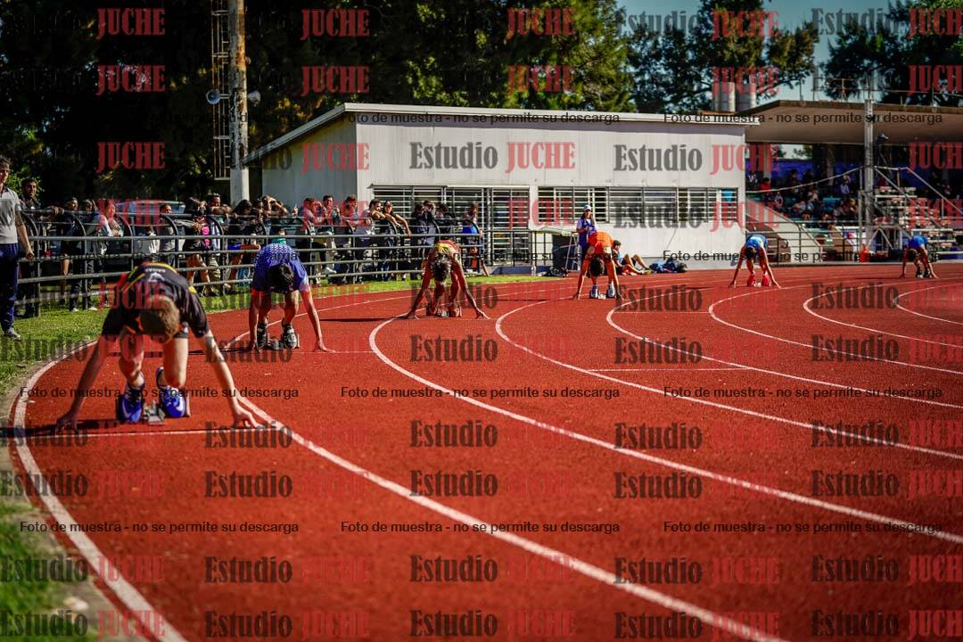 Fotos de los 400 m con vallas de varones