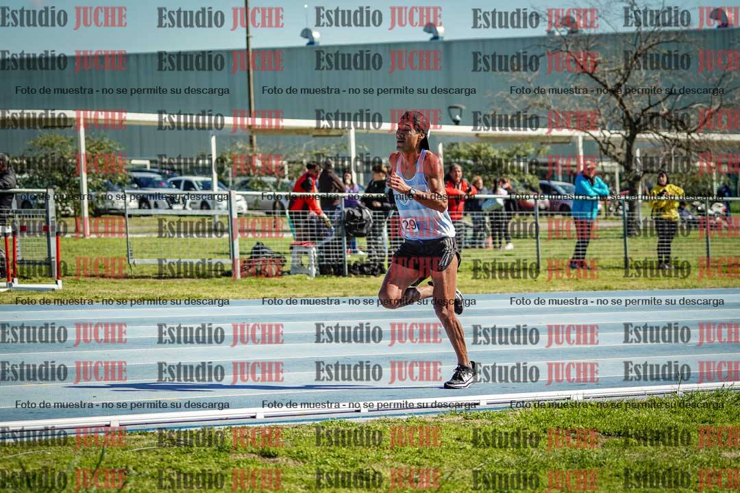 Fotos de los 3000 m con obstáculos de varones