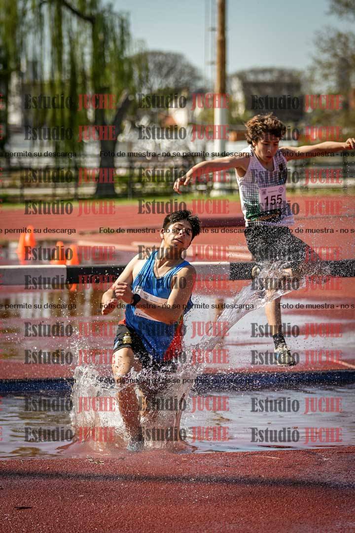 Fotos de los 1500 m con obstáculos de varones