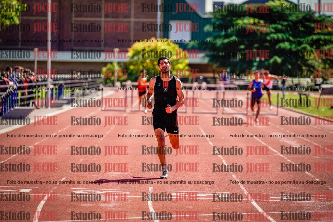 Fotos de los 400 m con vallas de varones